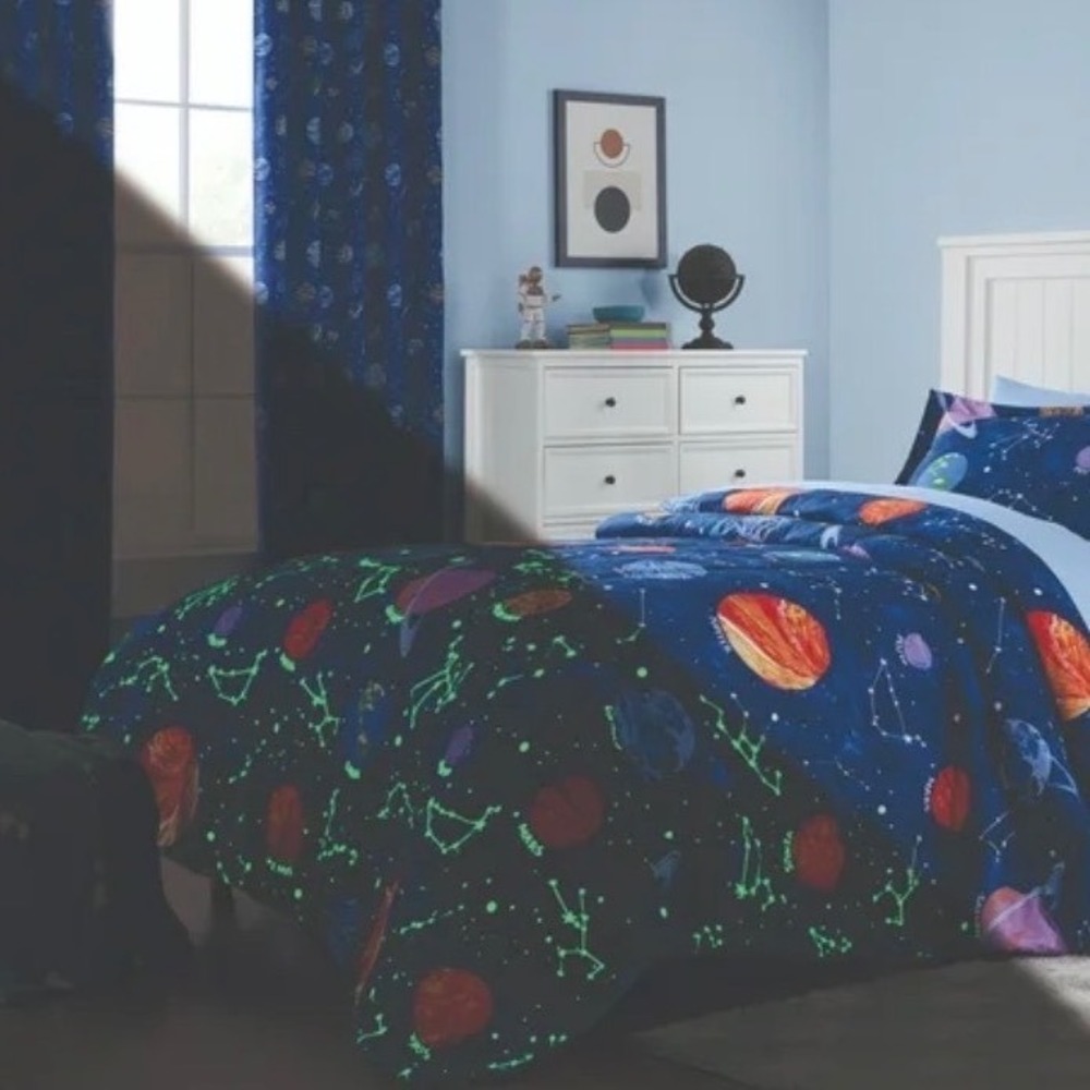 Your Zone Glow in the Dark Planets Space Twin Comforter Sheet Set 5pc + Bag NEW